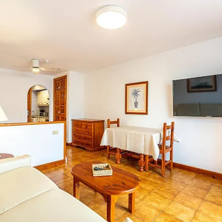 As De Casas - Studio On The Golden Mile *